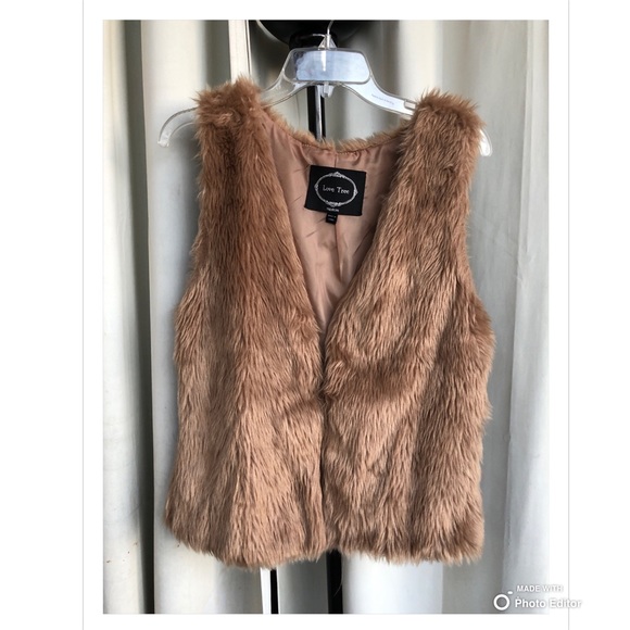 Fur beige vest. - Picture 1 of 2